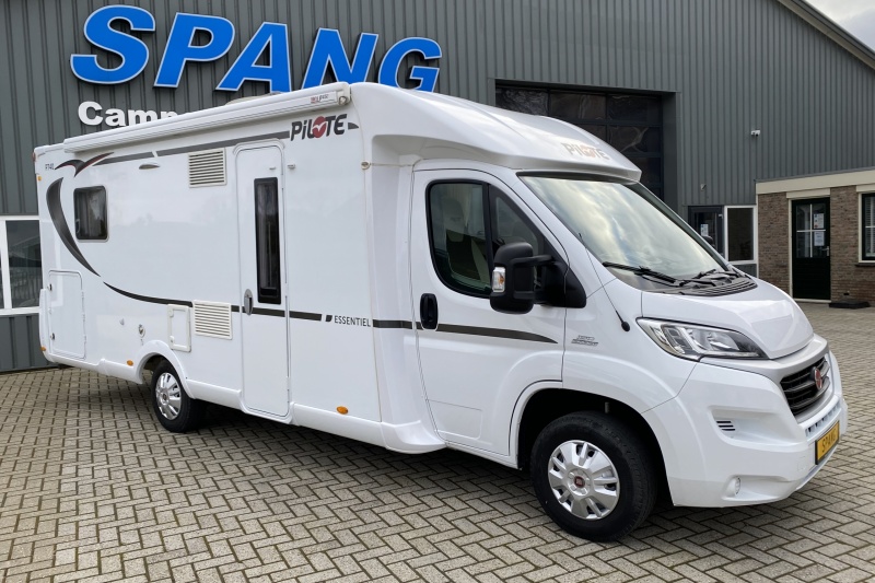 Pilote Essentiel P 740