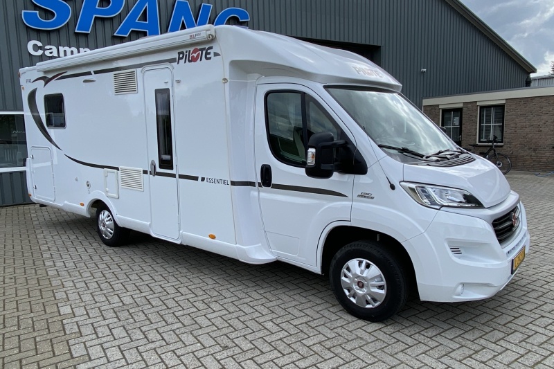 Pilote Essentiel P 740