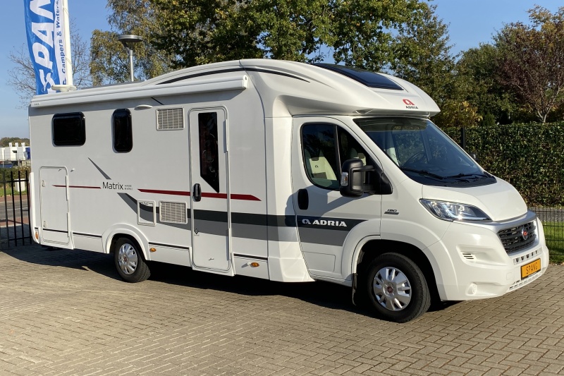 Adria Matrix Axess M 670 SC